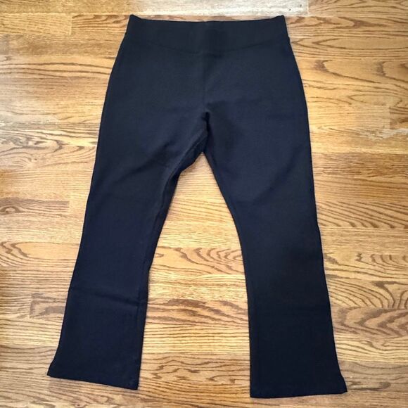 American Giant Black Stretch Capri Pants. Size 12. - Picture 6 of 6
